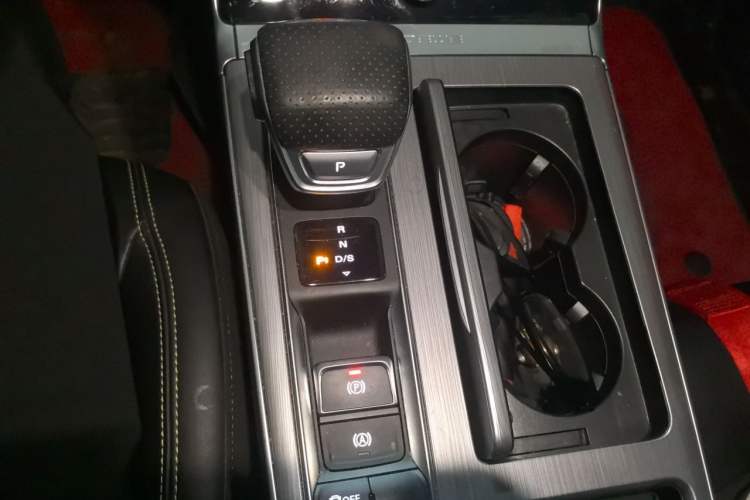 Used Roewe RX5 2020 PLUS 300TGI Automatic Ali National Style Ronglin Edition Gear Lever