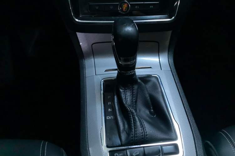 Used Roewe RX5 2020 20T Automatic 4G Connected Million Edition Gear Lever