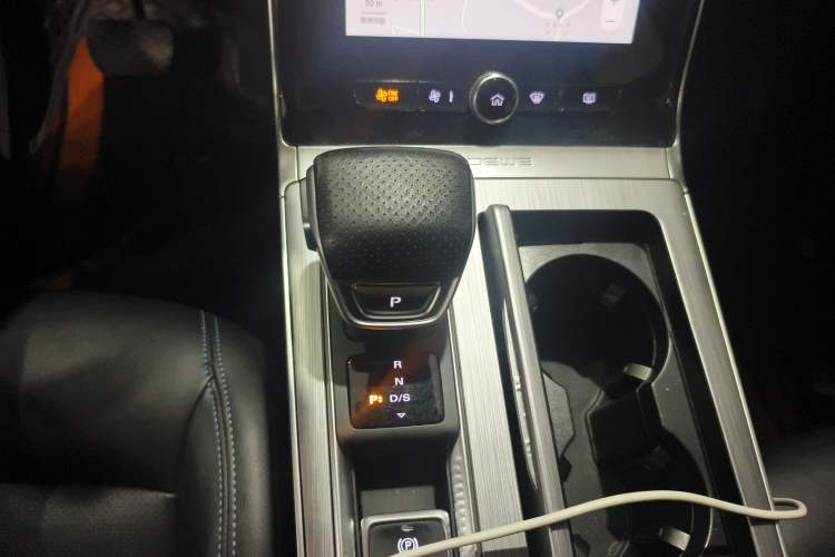 Used Roewe RX5 2020 PLUS 300TGI Automatic Ali National Trend Flagship Edition Gear Lever