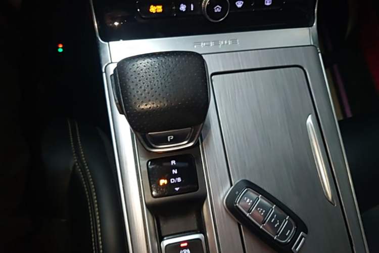 Used Roewe RX5 2020 PLUS 300TGI Automatic Ali National Style Luxury Edition Gear Lever