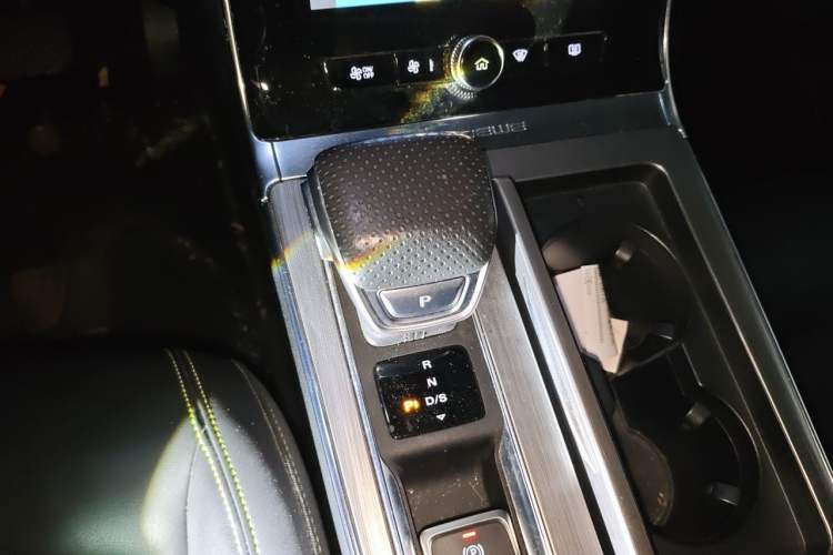 Used Roewe RX5 2020 PLUS 300TGI Automatic Ali National Trend Flagship Edition Gear Lever