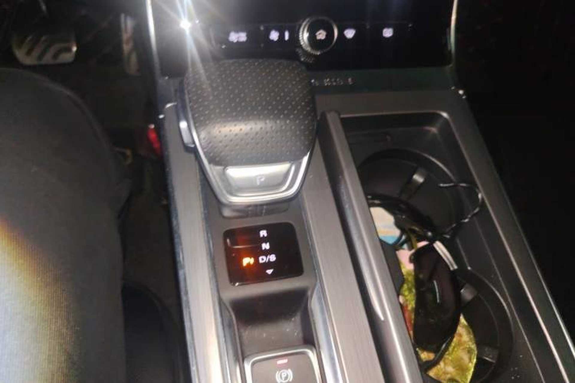 Used Roewe RX5 2020 PLUS 300TGI Automatic Ali National Style Ronglin Edition Gear Lever