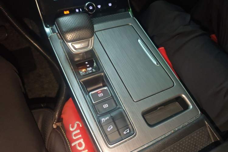 Used Roewe RX5 2020 PLUS 300TGI Automatic Ali National Trend Flagship Edition Gear Lever