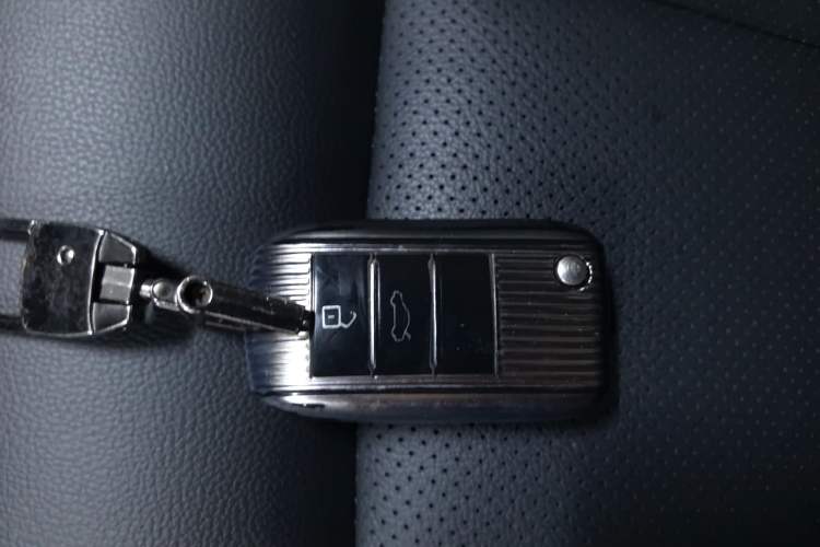 Used Roewe RX5 2020 20T Automatic 4G Connected Million Edition Interior 1