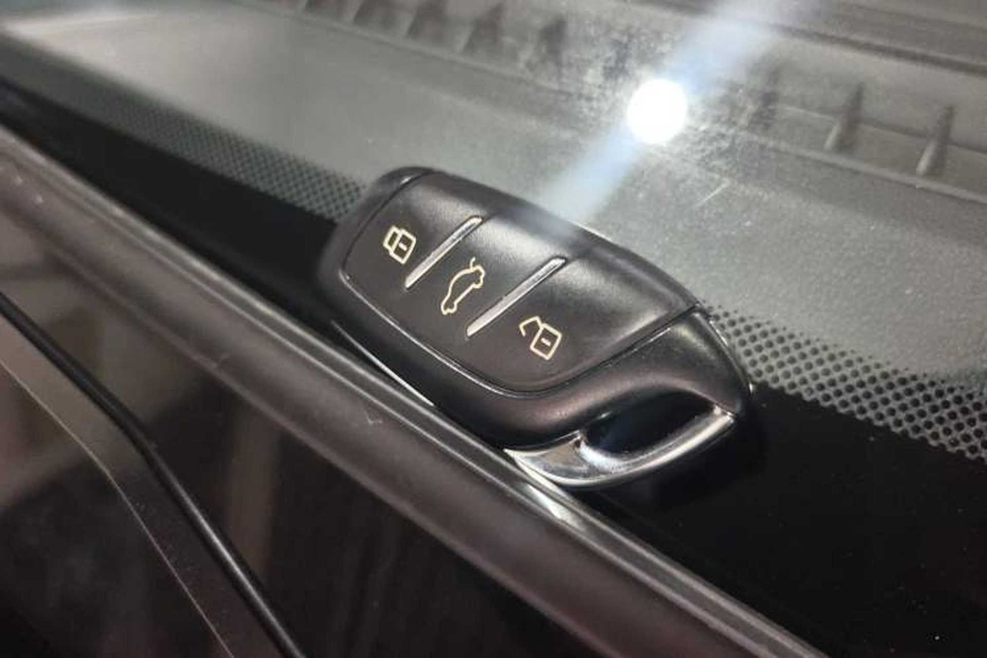 Used Roewe RX5 2020 PLUS 300TGI Automatic Ali National Trend Flagship Edition Interior 1