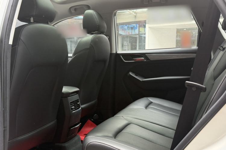 Used Roewe RX5 2020 20T Automatic 4G Connected Million Edition Interior 4