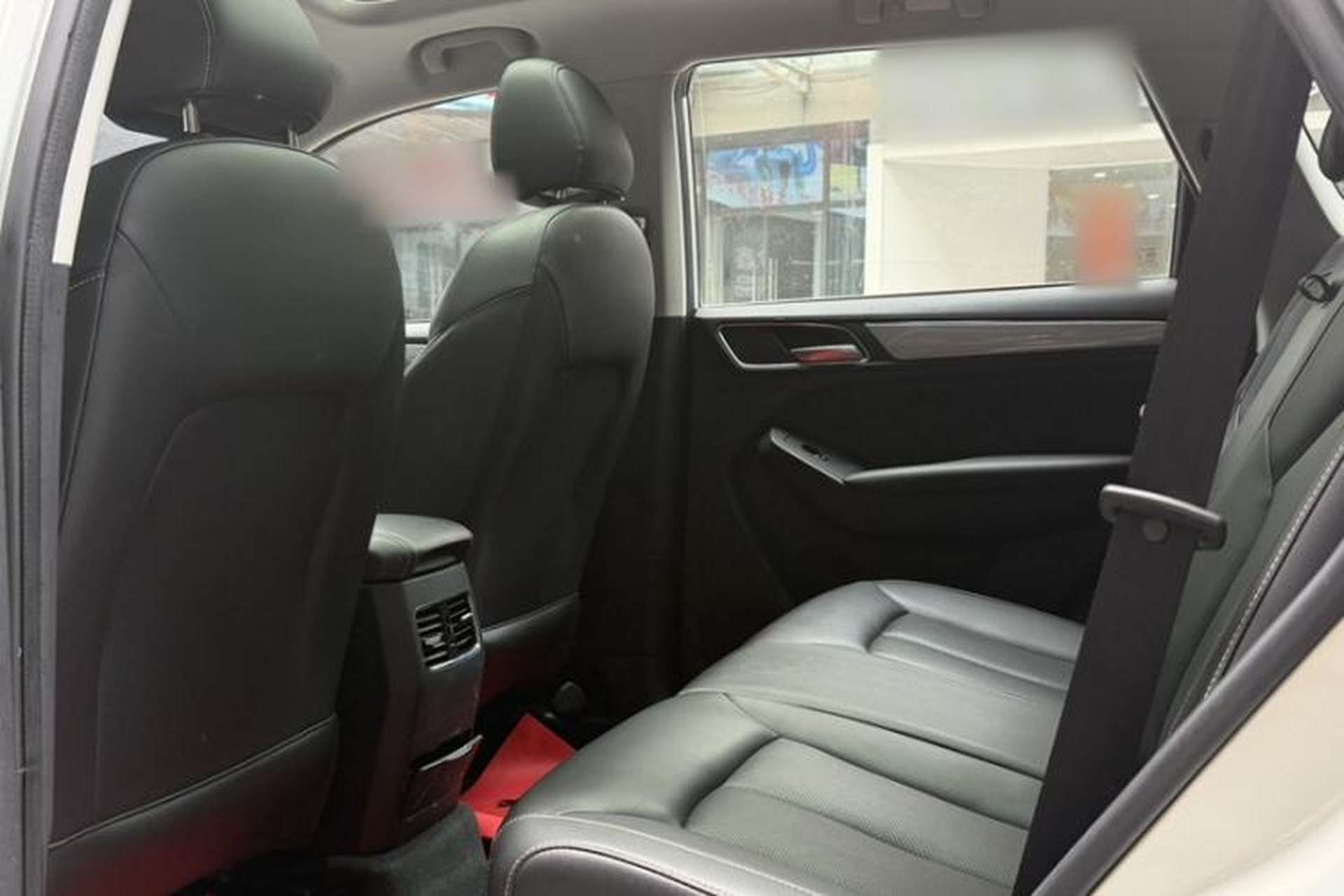 Used Roewe RX5 2020 20T Automatic 4G Connected Million Edition Interior 4