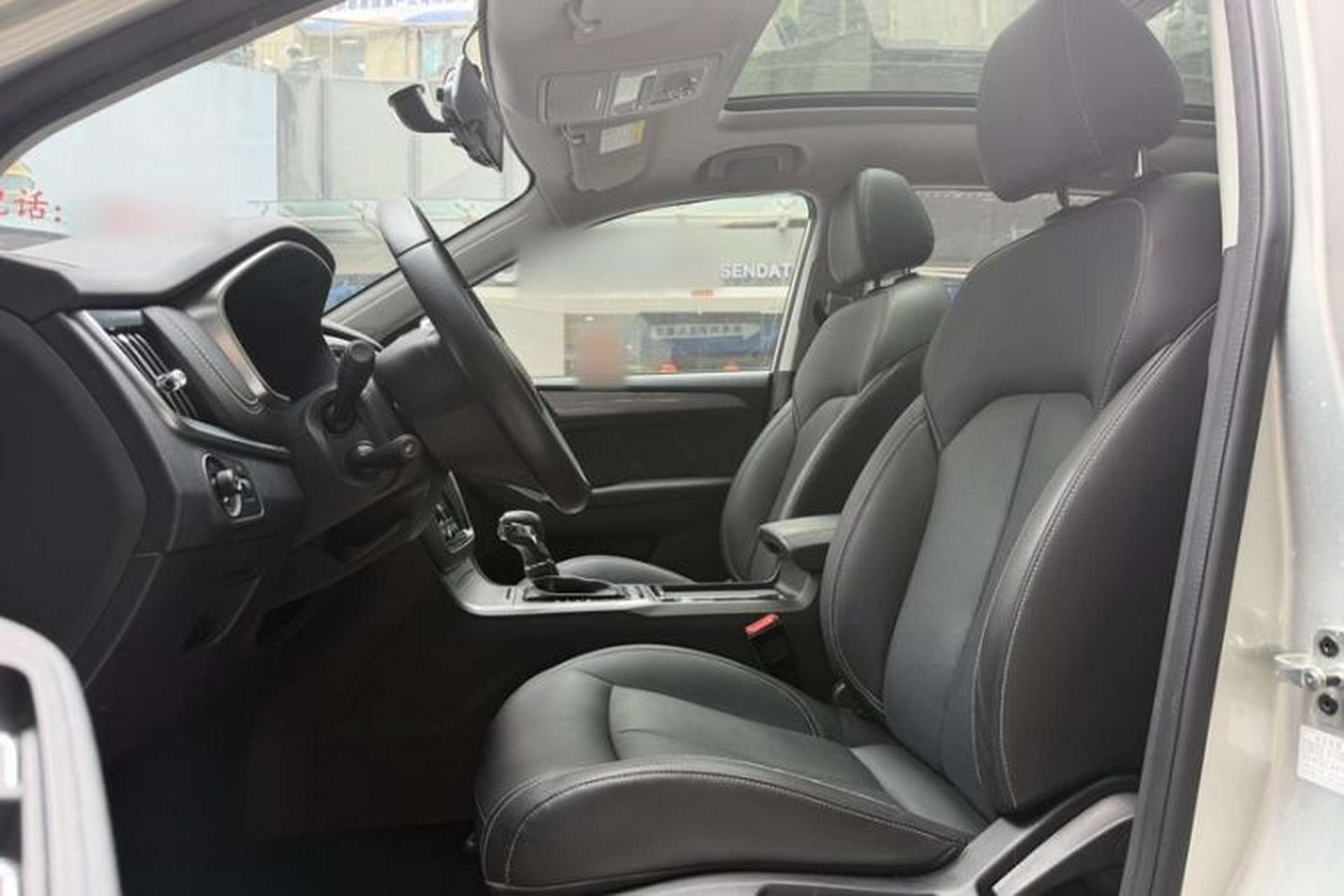 Used Roewe RX5 2020 20T Automatic 4G Connected Million Edition Interior 7