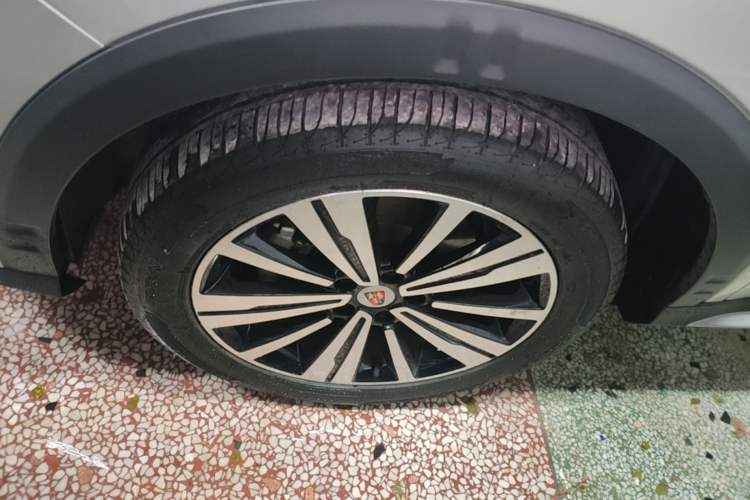 Used Roewe RX5 2020 20T Automatic 4G Connect Superior Flagship Edition Left Front Wheel Hub