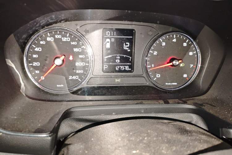 Used Roewe RX5 2020 20T Automatic 4G Connected Million Edition Odometer Close Up