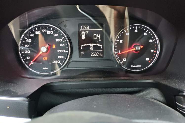 Used Roewe RX5 2020 20T Automatic 4G Connected Million Edition Odometer Close Up