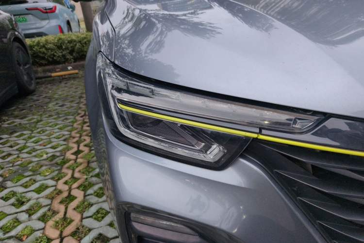 Used Roewe RX5 2020 PLUS 300TGI Automatic Ali National Style Ronglin Edition Right Front Headlight