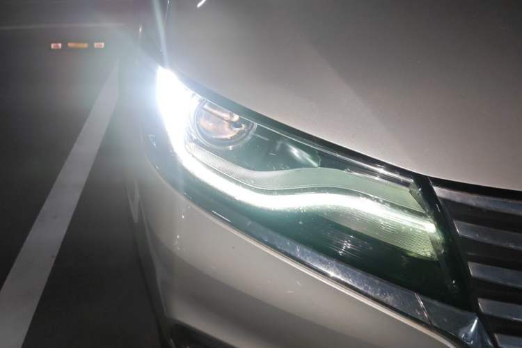 Used Roewe RX5 2020 20T Automatic 4G Connected Million Edition Right Front Headlight