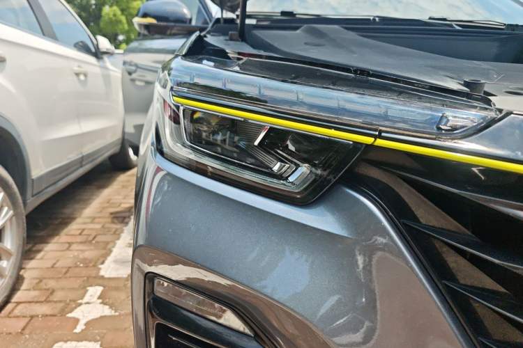 Used Roewe RX5 2020 PLUS 300TGI Automatic Ali National Style Ronglin Edition Right Front Headlight