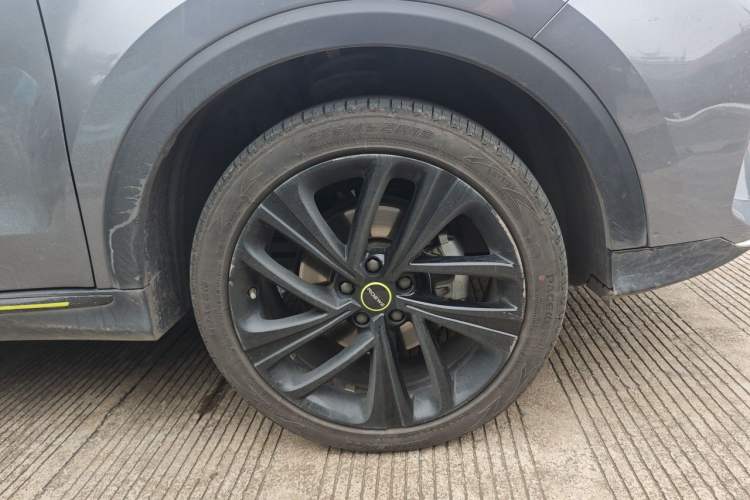 Used Roewe RX5 2020 20T Automatic Ali Smart Network Beyond Flagship Edition Right Front Wheel Hub