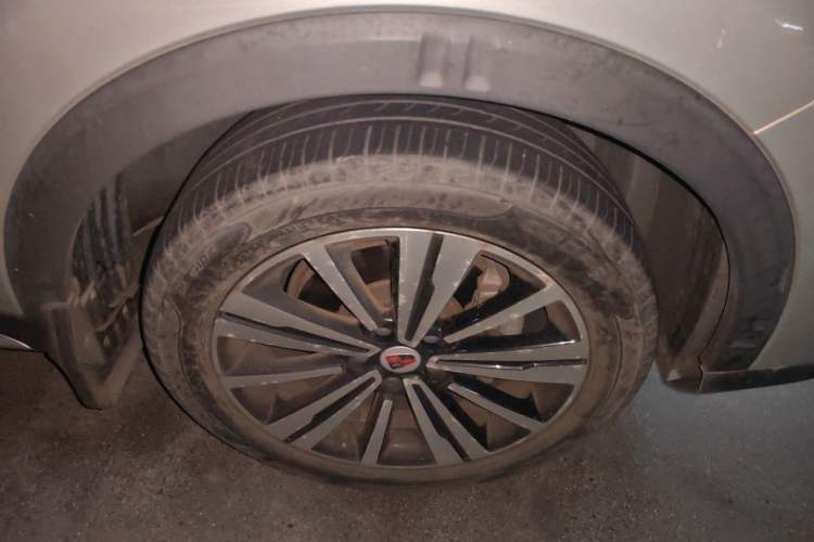 Used Roewe RX5 2020 20T Automatic 4G Connected Million Edition Right Front Wheel Hub