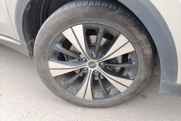 Used Roewe RX5 2020 PLUS 300TGI Automatic Ali National Trend Flagship Edition Right Front Wheel Hub