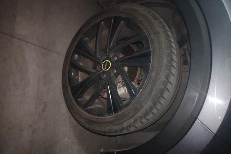 Used Roewe RX5 2020 PLUS 300TGI Automatic Ali National Style Ronglin Edition Right Front Wheel Hub