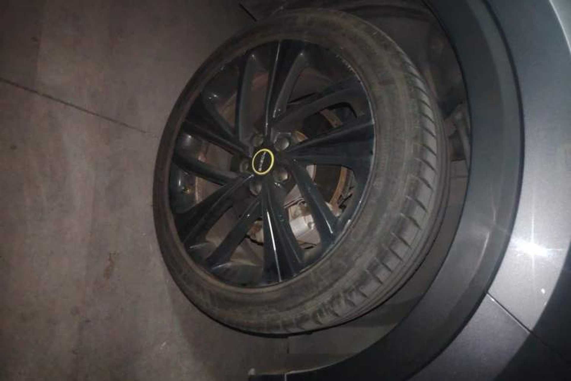 Used Roewe RX5 2020 PLUS 300TGI Automatic Ali National Style Ronglin Edition Right Front Wheel Hub