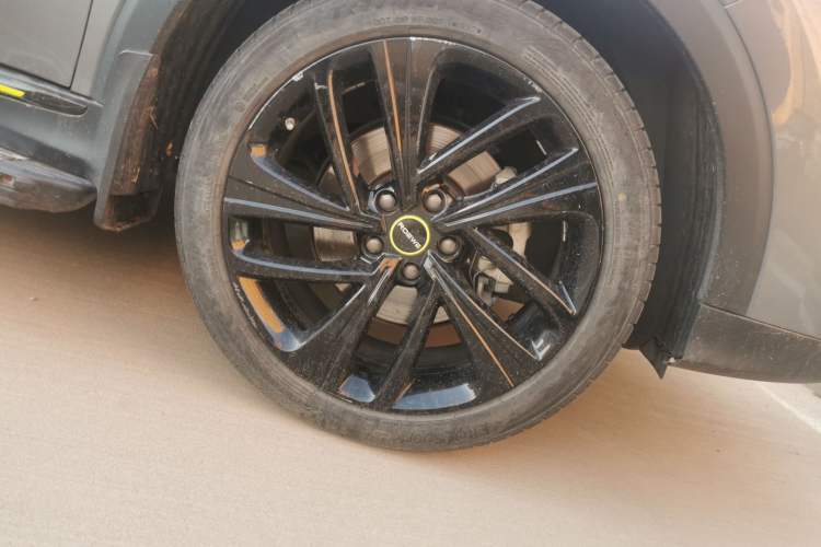 Used Roewe RX5 2020 PLUS 300TGI Automatic Ali National Style Ronglin Edition Right Front Wheel Hub