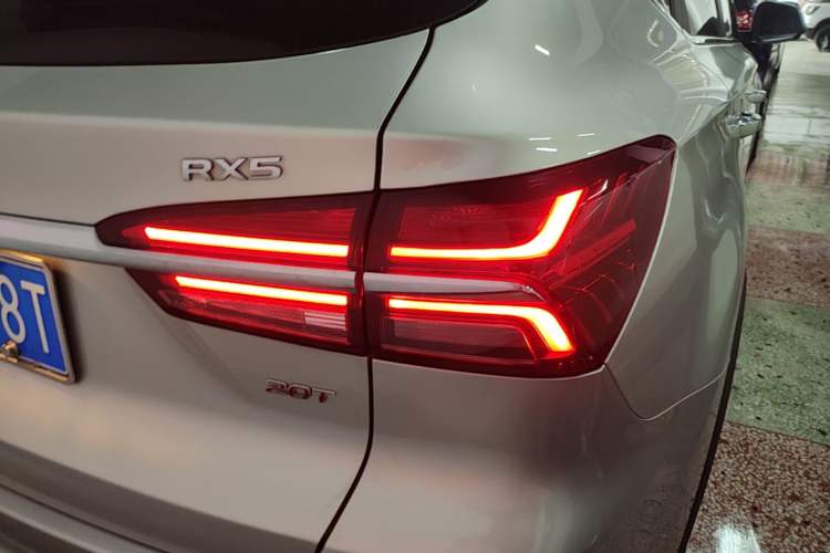 Used Roewe RX5 2020 20T Automatic 4G Connect Superior Flagship Edition Right Rear Taillight