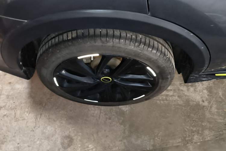 Used Roewe RX5 2020 PLUS 300TGI Automatic Ali National Style Ronglin Edition Right Rear Wheel Hub