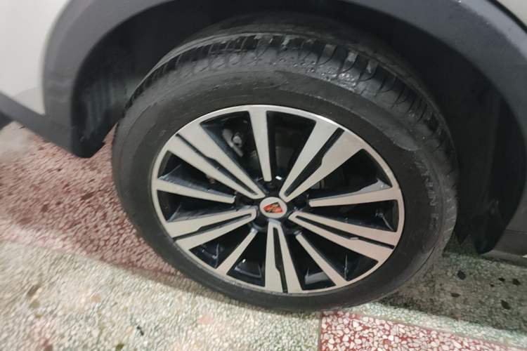 Used Roewe RX5 2020 20T Automatic 4G Connect Superior Flagship Edition Right Rear Wheel Hub