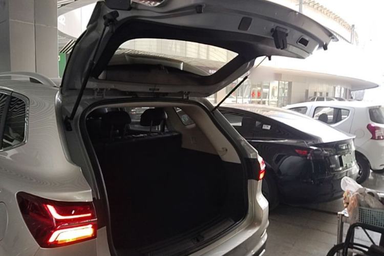 Used Roewe RX5 2020 20T Automatic 4G Connected Million Edition Trunk