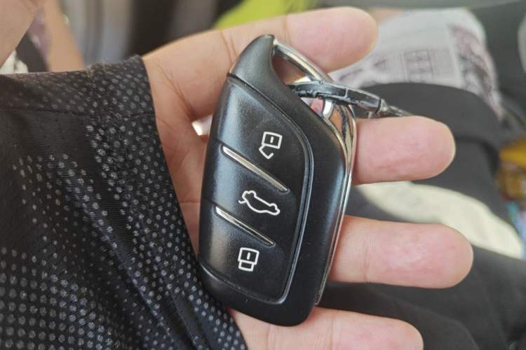 Used Roewe RX5 2020 PLUS 300TGI Automatic Ali National Style Ronglin Edition Vehicle Key
