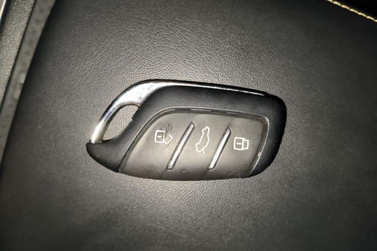 Used Roewe RX5 2020 PLUS 300TGI Automatic Ali National Style Ronglin Edition Vehicle Key