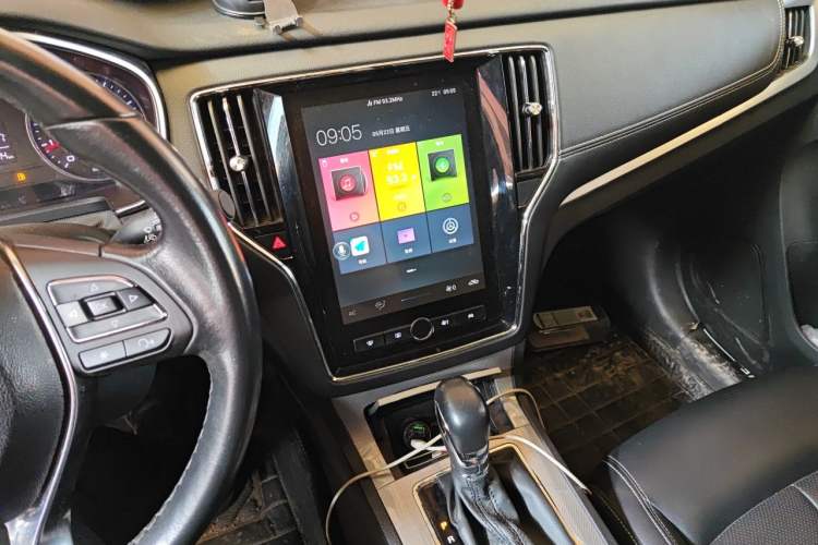 Used Roewe RX5 2020 20T Automatic 4G Connected Million Edition Audio And AC Panel