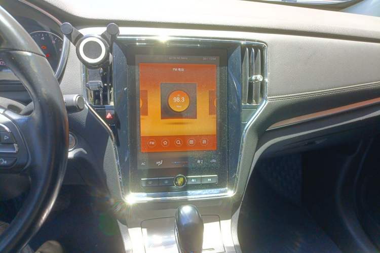Used Roewe RX5 2020 20T Automatic 4G Connect Superior Flagship Edition Audio And AC Panel