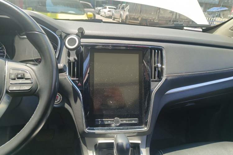 Used Roewe RX5 2020 20T Automatic 4G Connected Million Edition Audio And AC Panel