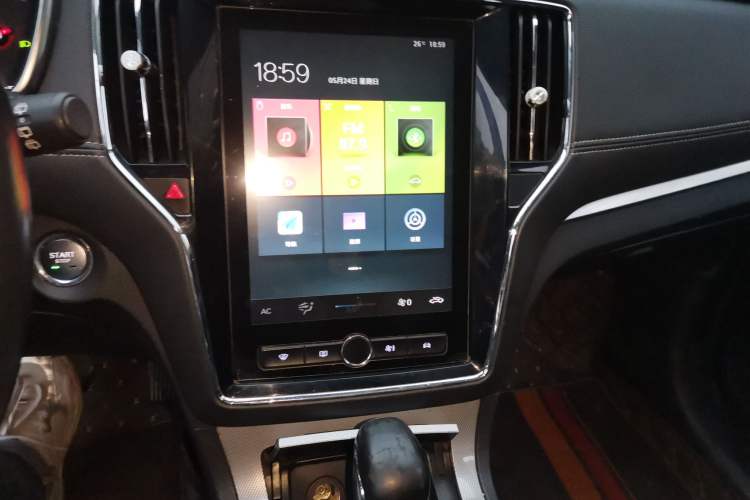 Used Roewe RX5 2020 20T Automatic 4G Connect Superior Flagship Edition Audio And AC Panel