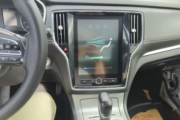 Used Roewe RX5 2020 20T Automatic 4G Connect Superior Flagship Edition Audio And AC Panel