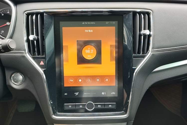 Used Roewe RX5 2020 20T Automatic 4G Connect Superior Flagship Edition Audio And AC Panel