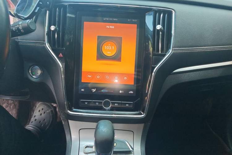 Used Roewe RX5 2020 20T Automatic 4G Connect Superior Flagship Edition Audio And AC Panel