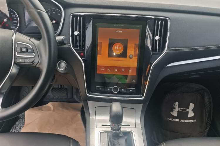 Used Roewe RX5 2020 20T Automatic 4G Connected Million Edition Audio And AC Panel