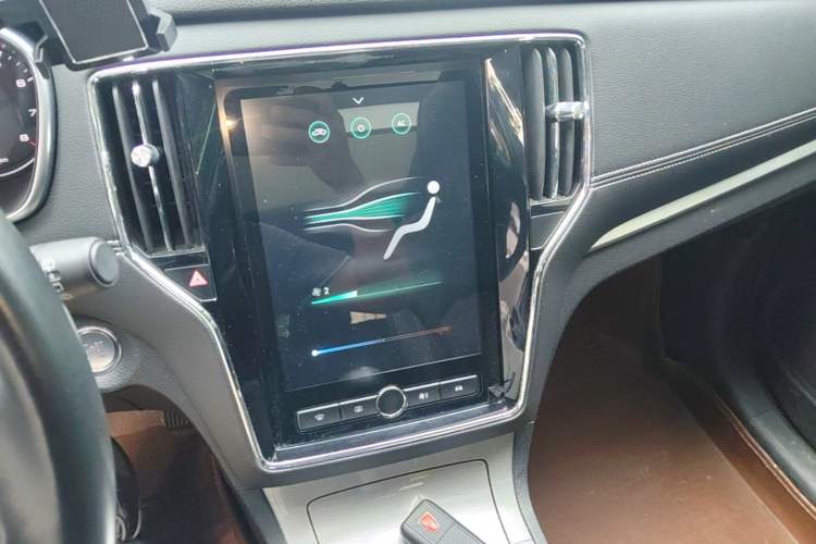 Used Roewe RX5 2020 20T Manual 4G Connect Super-Luxury Flagship Edition Audio And AC Panel
