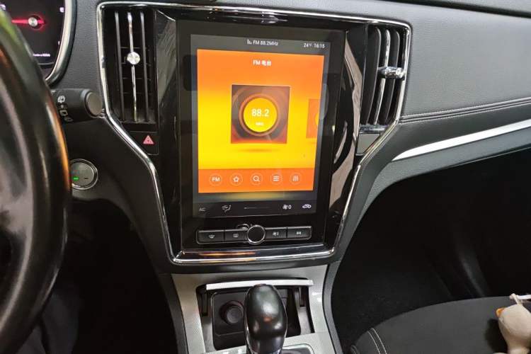 Used Roewe RX5 2020 20T Automatic 4G Connect Excellence Edition Audio And AC Panel