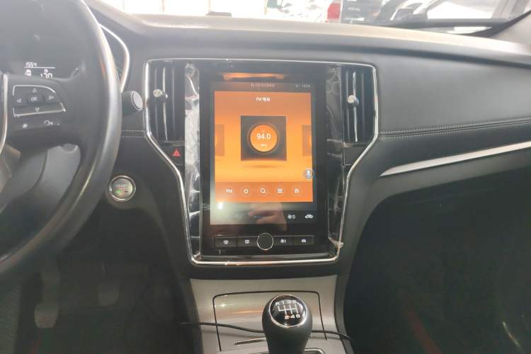 Used Roewe RX5 2020 20T Manual 4G Connect Super-Luxury Flagship Edition Audio And AC Panel