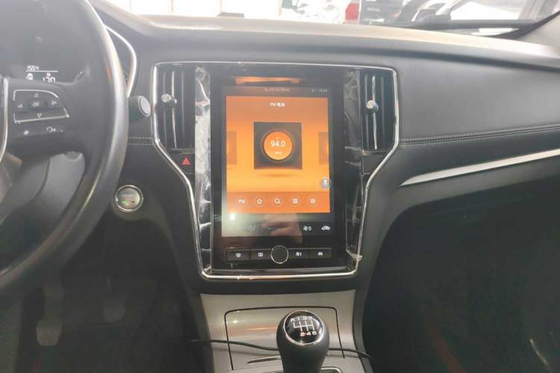 Used Roewe RX5 2020 20T Manual 4G Connect Super-Luxury Flagship Edition Audio And AC Panel