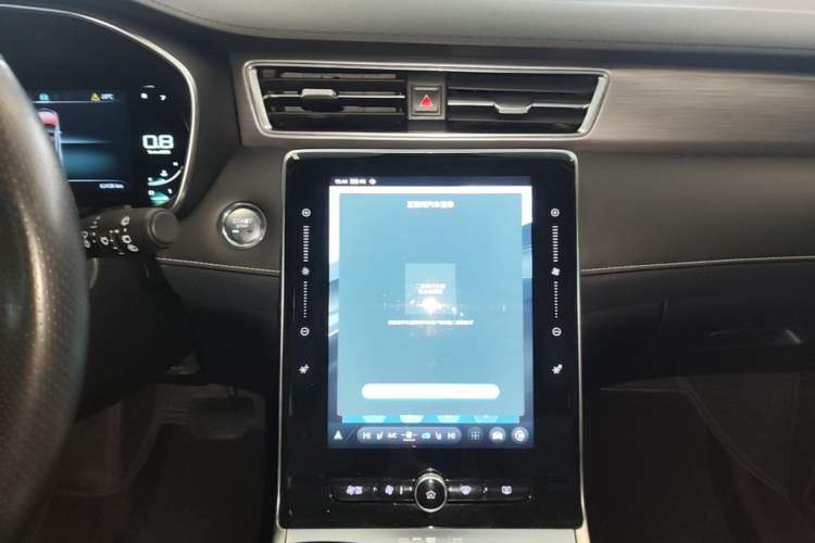 Used Roewe RX5 2020 PLUS 300TGI Automatic Ali National Trend Flagship Edition Audio And AC Panel