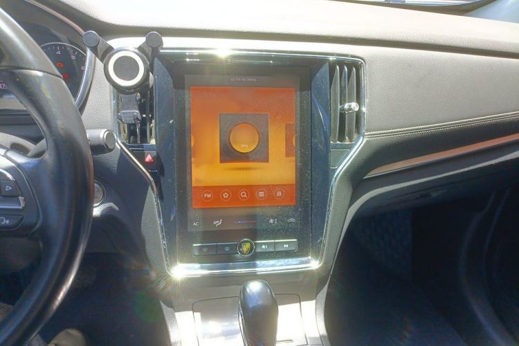 Used Roewe RX5 2020 20T Automatic 4G Connect Superior Flagship Edition Audio And AC Panel