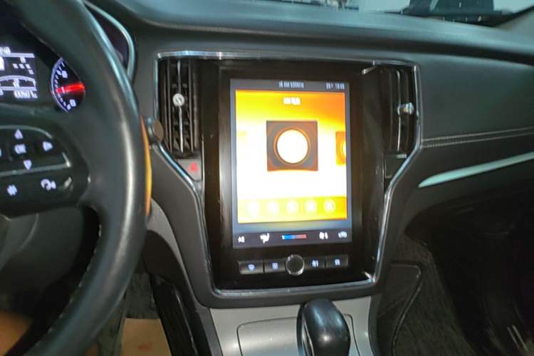 Used Roewe RX5 2020 20T Automatic 4G Connect Superior Flagship Edition Audio And AC Panel