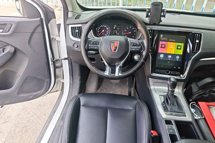 Used Roewe RX5 2020 20T Automatic 4G Connected Million Edition Audio And AC Panel