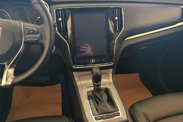 Used Roewe RX5 2020 20T Automatic 4G Connected Million Edition Audio And AC Panel