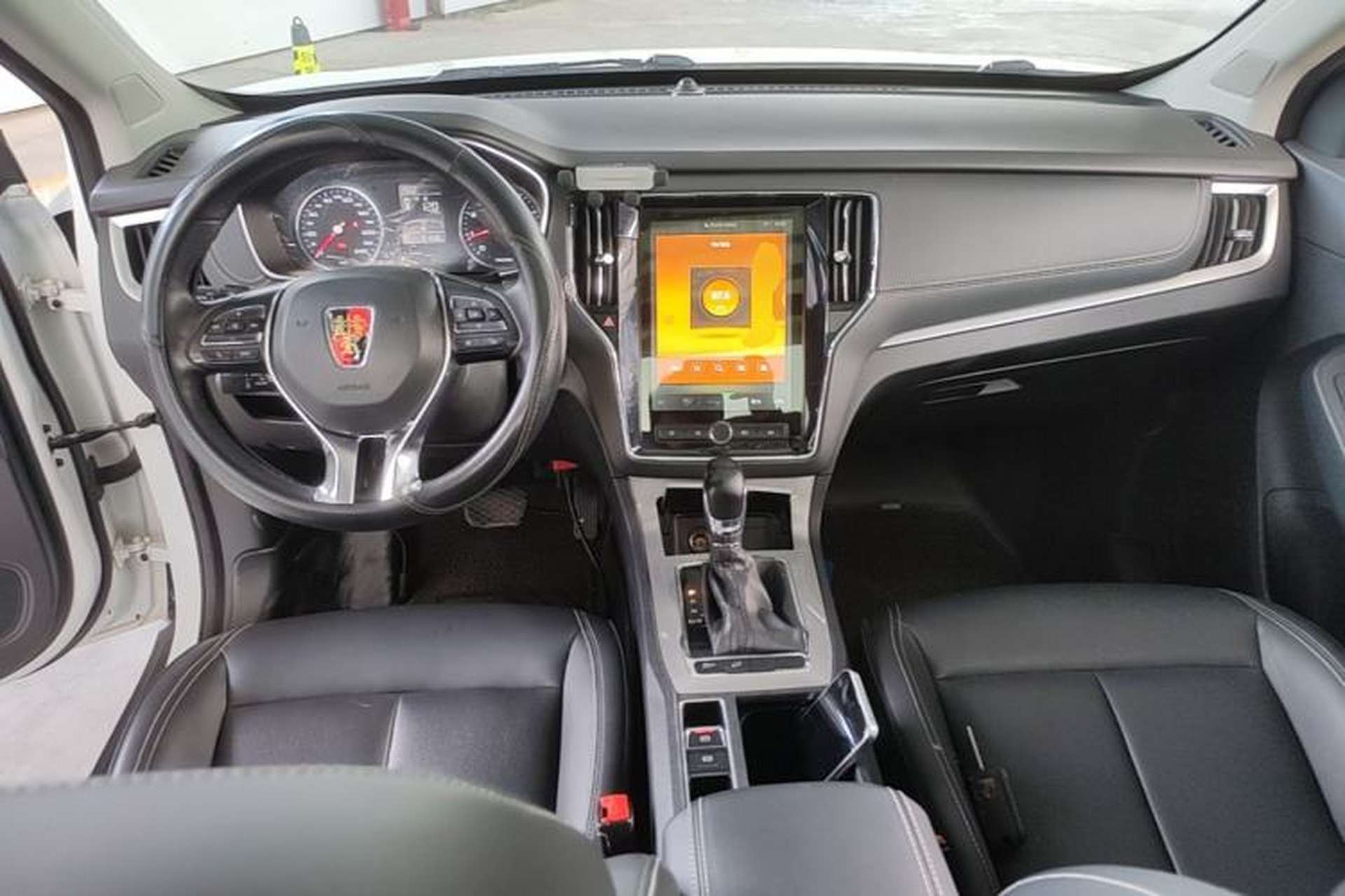 Used Roewe RX5 2020 20T Automatic 4G Connect Superior Flagship Edition Center Console