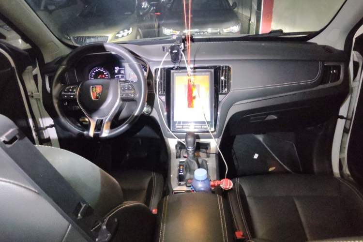Used Roewe RX5 2020 20T Automatic 4G Connect Superior Flagship Edition Center Console