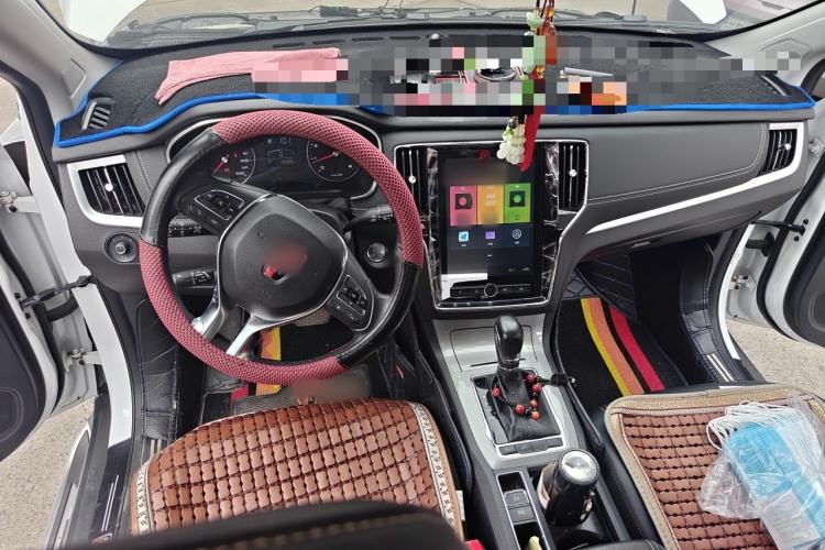 Used Roewe RX5 2020 20T Automatic 4G Connect Superior Flagship Edition Center Console